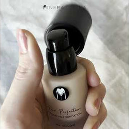Liquid Hydrating foundation Biscotti